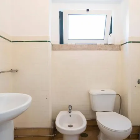 Casa de hóspedes Fully Furnished Just 20 Meters From Anjos Metro Station - 4 *