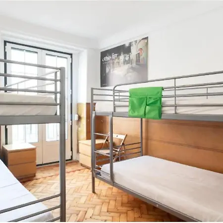 Casa de hóspedes Fully Furnished Just 20 Meters From Anjos Metro Station - 4