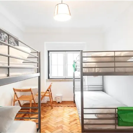 Fully Furnished Just 20 Meters From Anjos Metro Station - 4 *